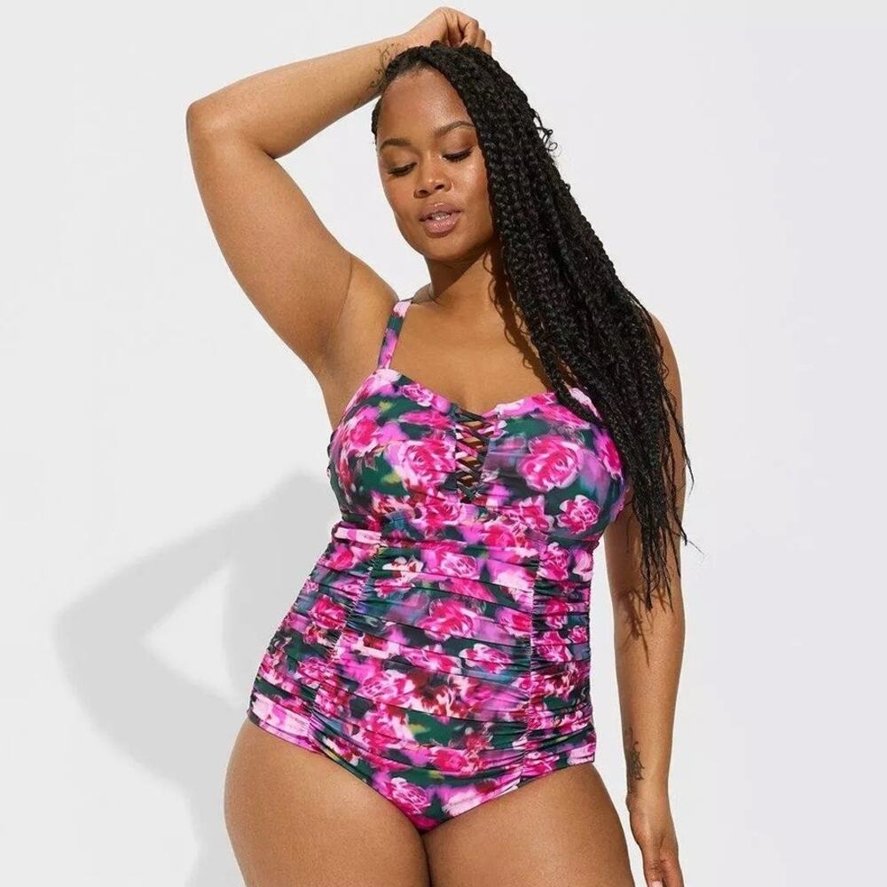 Torrid Wireless Lattice One-Piece Swimsuit Blur Roses Floral Aventurine NWOT 6